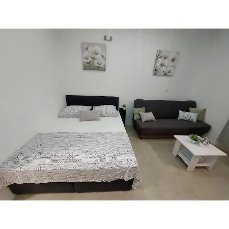Studio Apartment Lee Split Exterior photo