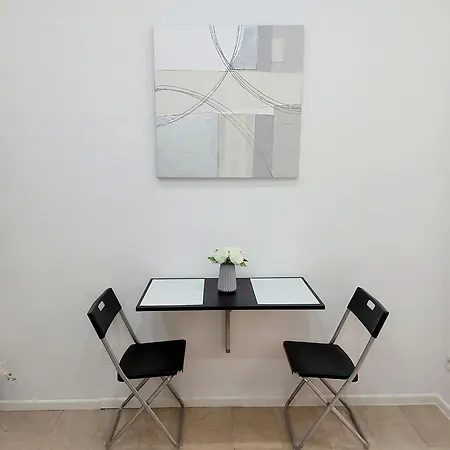 Studio Apartment Lee Split Room photo